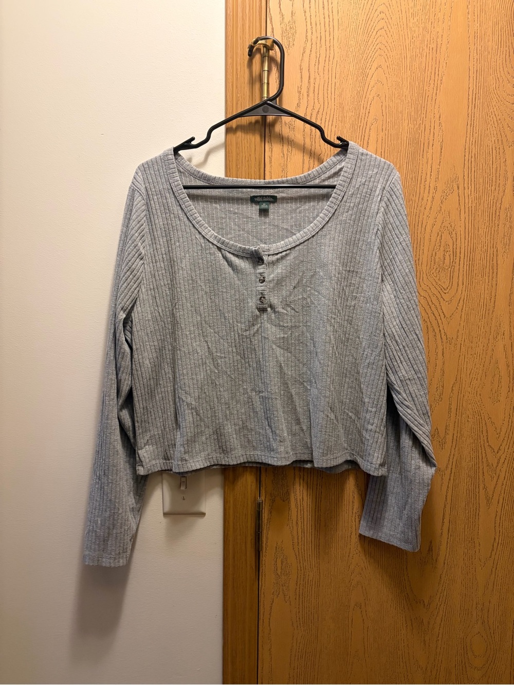 wild fable Light Gray Ribbed Scoop Neck Henley Long Sleeve Top